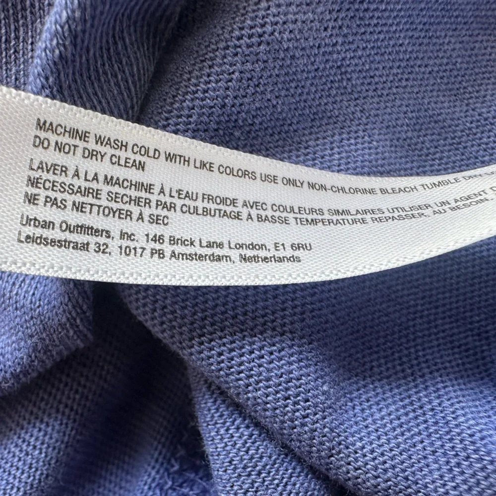 NWT Urban Outfitters Asymmetrical Long Sleeve. Size:Small. Excellent condition - Picture 11 of 12